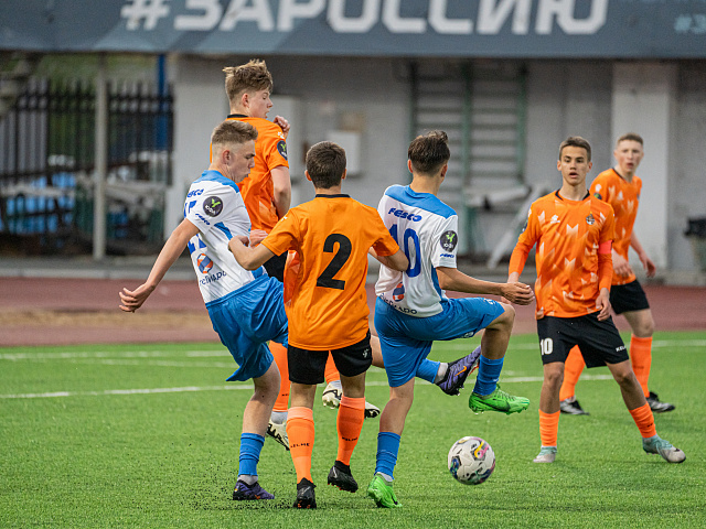 «Вулкан» сыграл свои первые игры во Владивостоке